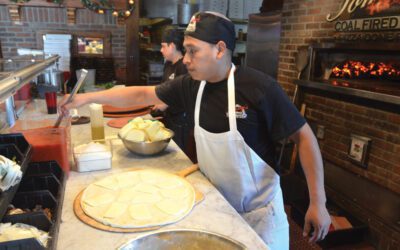Respecting the Craft: Peel Off on Different Types of Pizza Peels