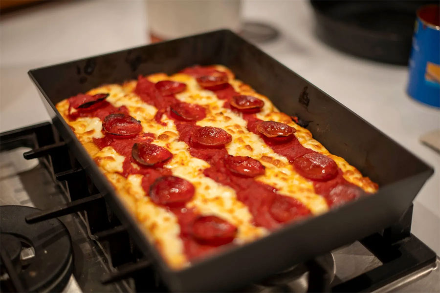 Lloydpans Detroit-Style Pans Now on Sale