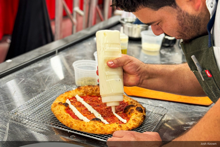 International Pizza Challenge, IPC, Pizza Expo, finishing pizza