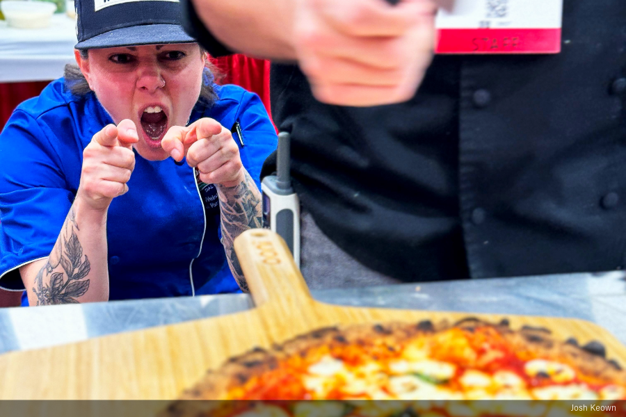 International Pizza Challenge, IPC, Pizza Expo, cheering on competitor