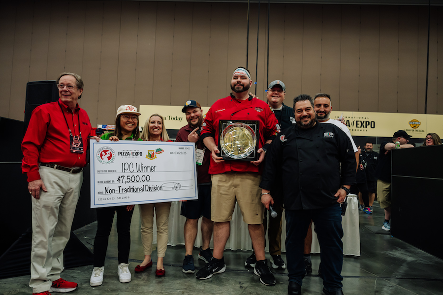 Leo Dicesaris of Cerrone’s Brick Oven Pizzeria in Columbus, Georgi, wins Non-Traditional Pizza Division at 2025 International Pizza Challenge at Pizza Expo in Las Vegas.