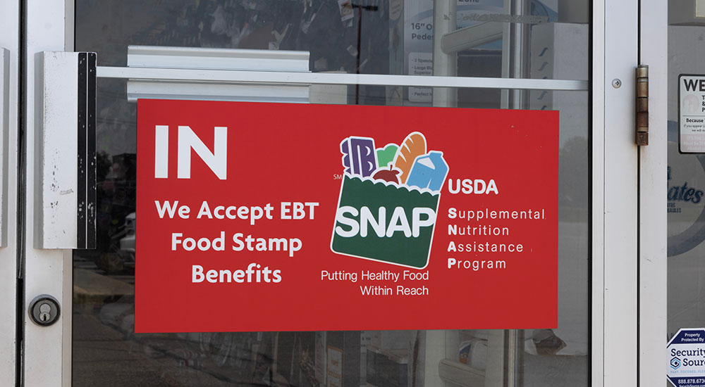 Image of sign saying SNAP Benefits accepted.
